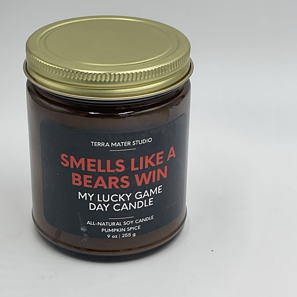 SMELLS LIKE A BEARS WIN CANDLE CHICAGO NFL CANDLE 9 OZ. PUMPKIN SPICE FOOTBALL